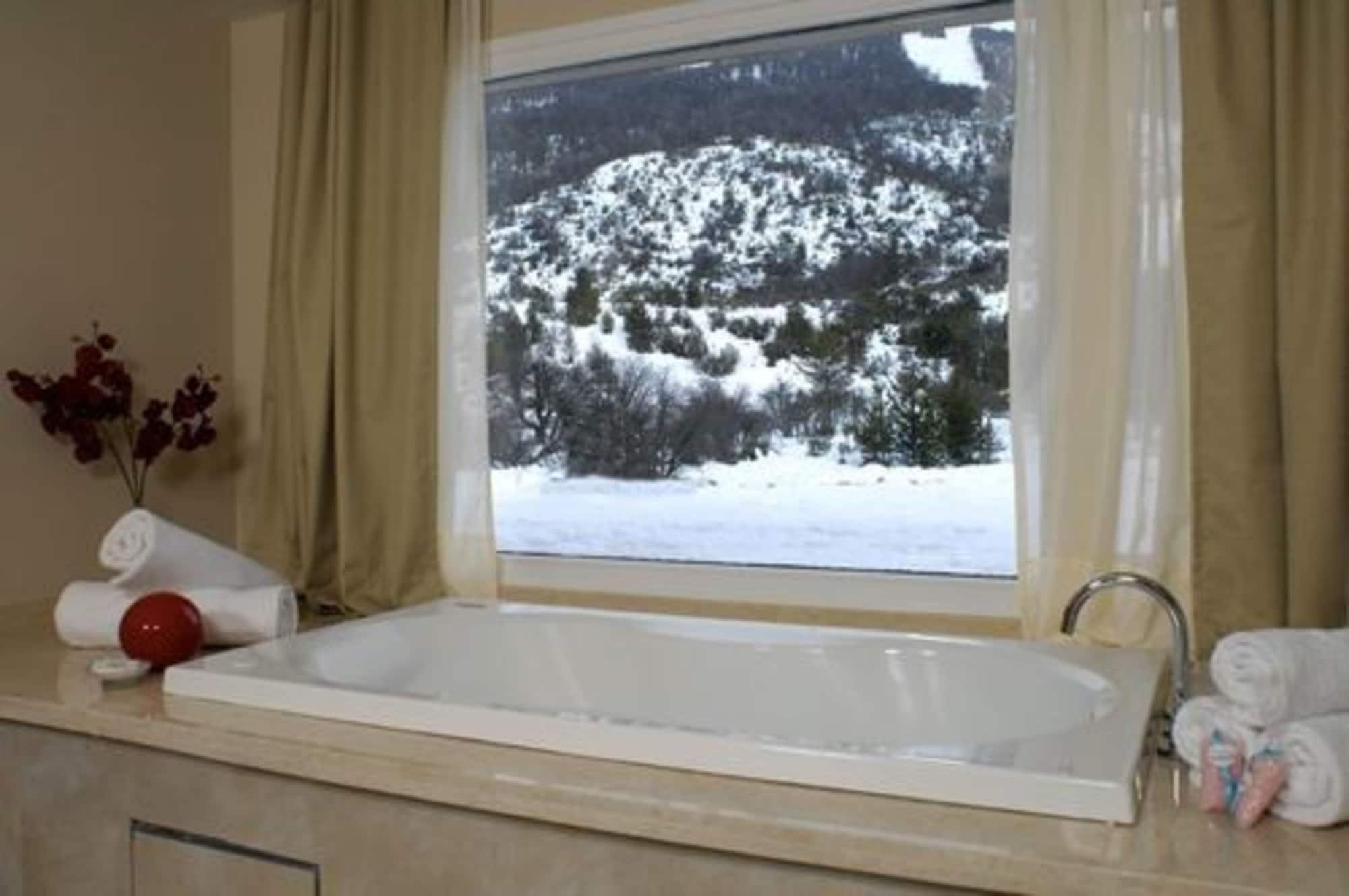 Apartahotel Village By Nobile 4*